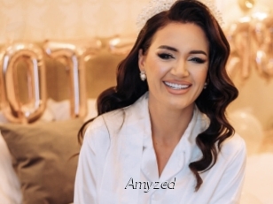 amyzed Le Scandale