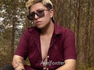 arielfoxtter Le Scandale