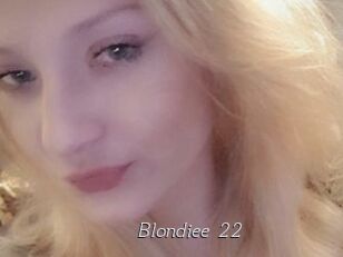 Blondiee_22