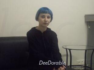 DeeDorable Le Scandale