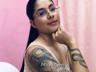miaelowen Le Scandale