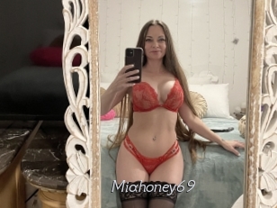 Miahoney69